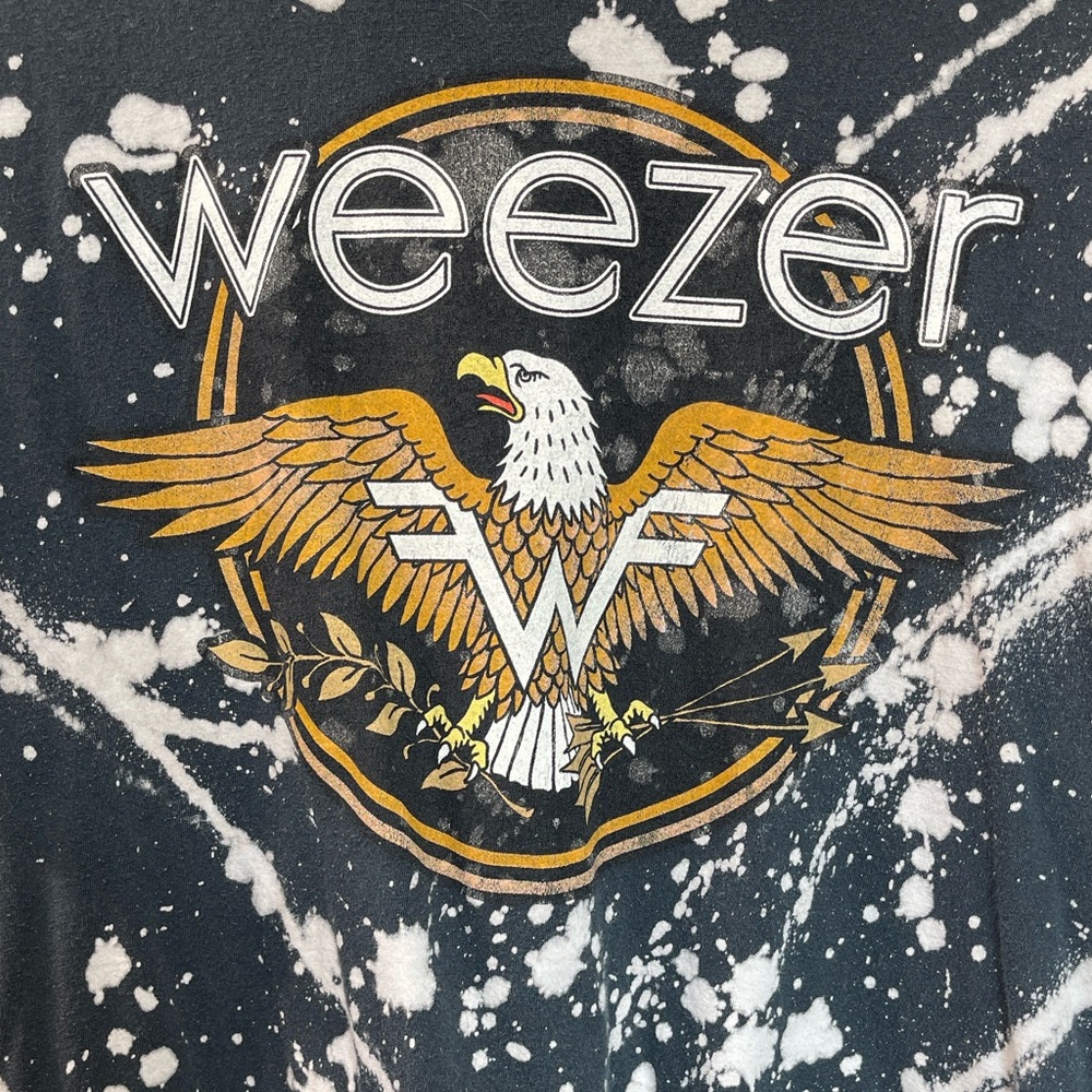 Faded black with paint splatter WEEZER Graphic T-Shirt with the American Eagle 🦅